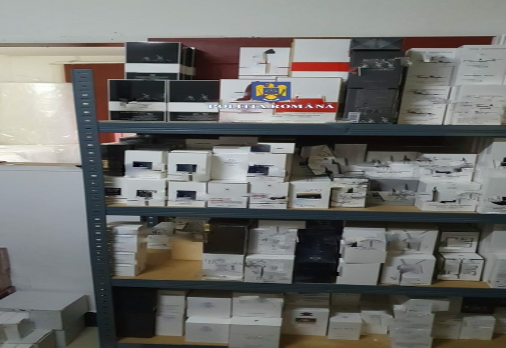 Parfumuri contrafăcute în valoare de 700.000 de lei, confiscate de polițiști în urma unor percheziţii în Ilfov