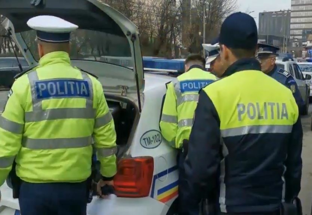 Urmărire pe străzile din Timișoara. Șapte mașini avariate după ce un șofer a gonit cu poliția pe urmele lui. Nu avea permis și era sub influența drogurilor