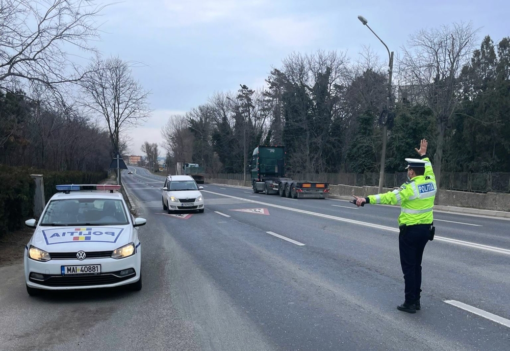 Acțiuni ale polițiștilor pentru siguranța traficului rutier pe drumurile publice din județul Caraș-Severin