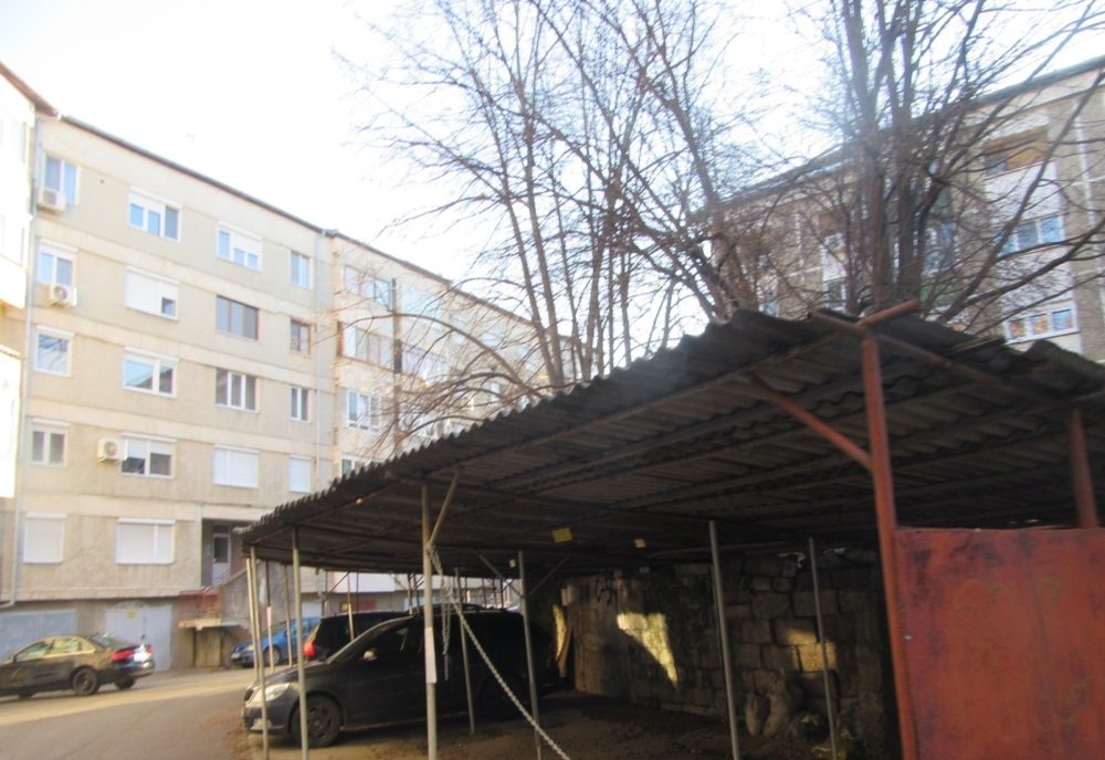 Primăria Oradea continuă demersurile de desființare a garajelor și copertinelor din municipiu