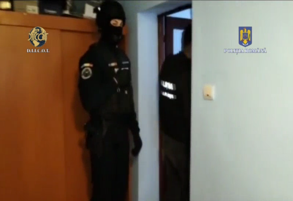 O rețea care aproviziona cu droguri liceenii din Ploiești și Prahova a fost destructurată de polițiști. Trei persoane au fost arestate preventiv