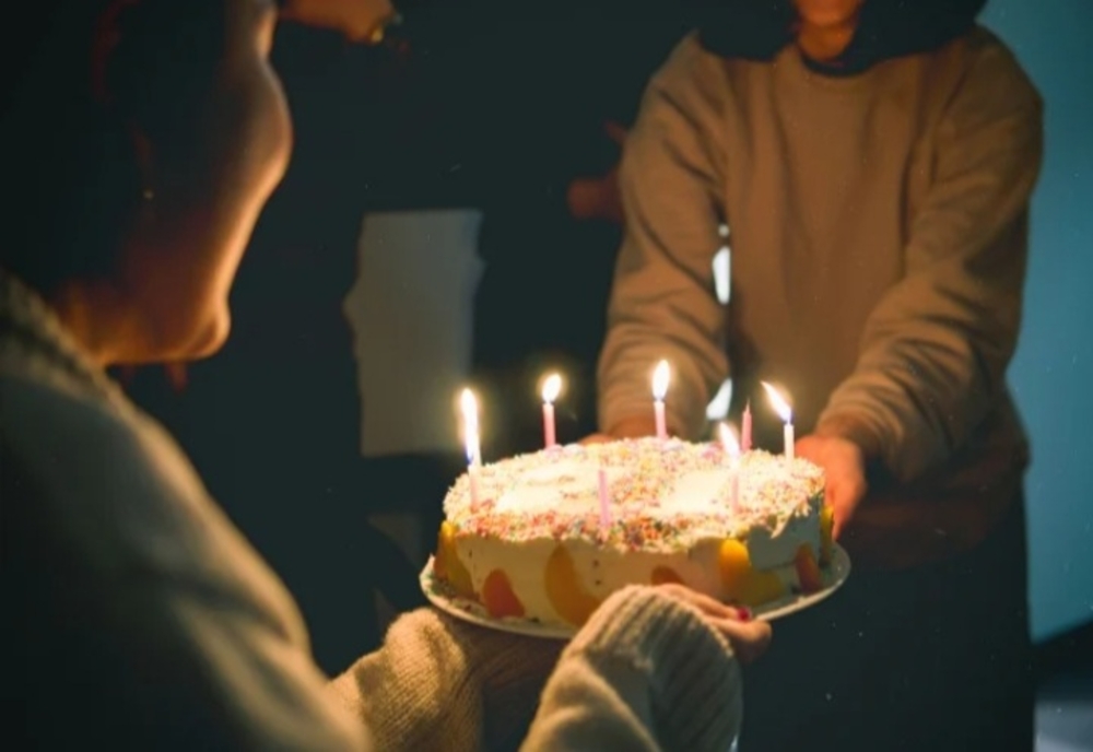 Salariații ar putea avea liber când își sărbătoresc ziua de naștere. Proiectul a fost depus la Senat