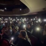 Spectacolul „O scrisoare pierdută“, jucat la lumina telefoanelor, în Timișoara. Ce s-a întâmplat VIDEO