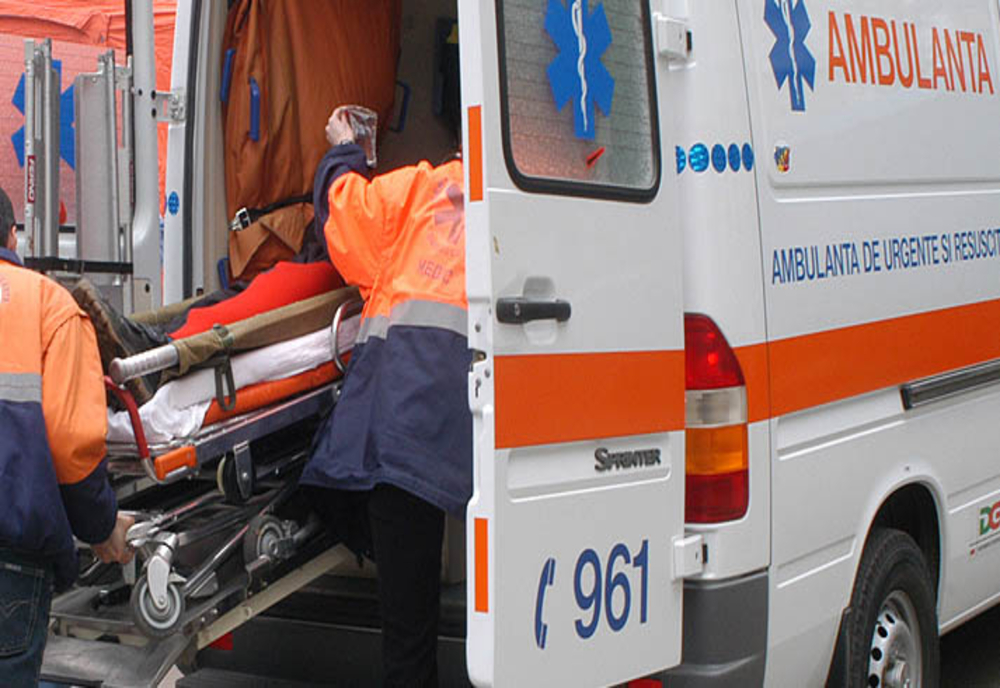 O persoană a ajuns la spital după ciocnirea dintre două mașini, în Dâmbovița