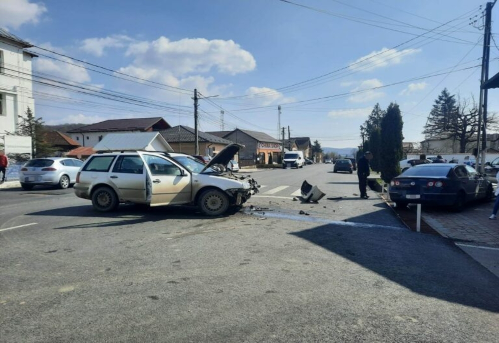 Accident violent pe Valea Dâmboviței! O persoană a fost transportată la spital