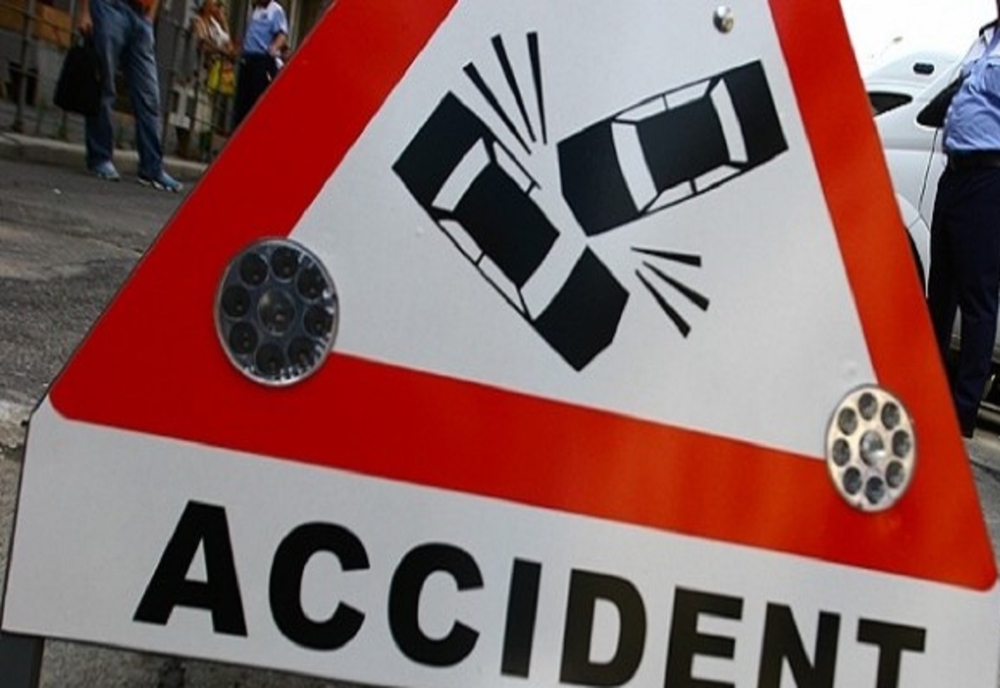 Accident pe o stradă din Ploiești. Copil în vârstă de 13 ani, lovit de un autoturism