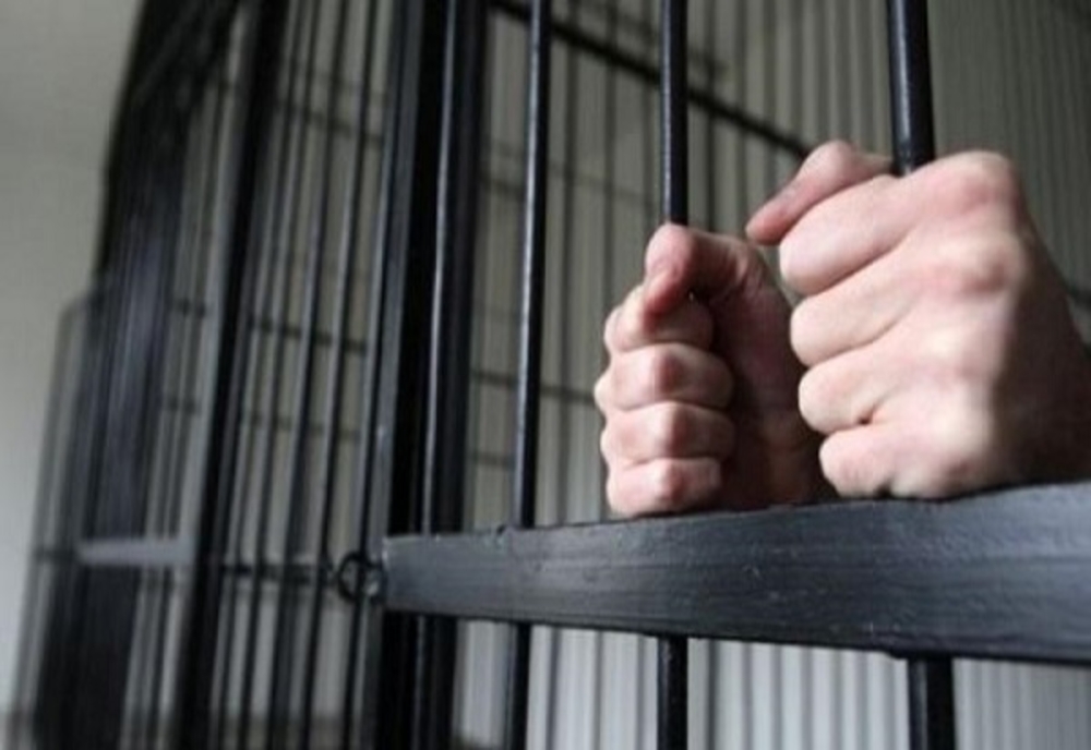 Dâmbovița. Arest preventiv pentru tânărul care a violat și a tâlhărit o adolescentă de 19 ani