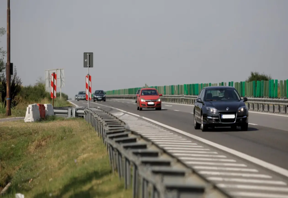 Restricții de circulație, astăzi, pe autostrăzile A1 și A2. Se efectuează lucrări pe partea carosabilă