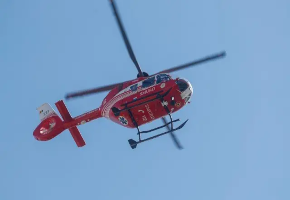 Impact violent între un TIR și un autoturism pe DN22. Intervine elicopterul SMURD