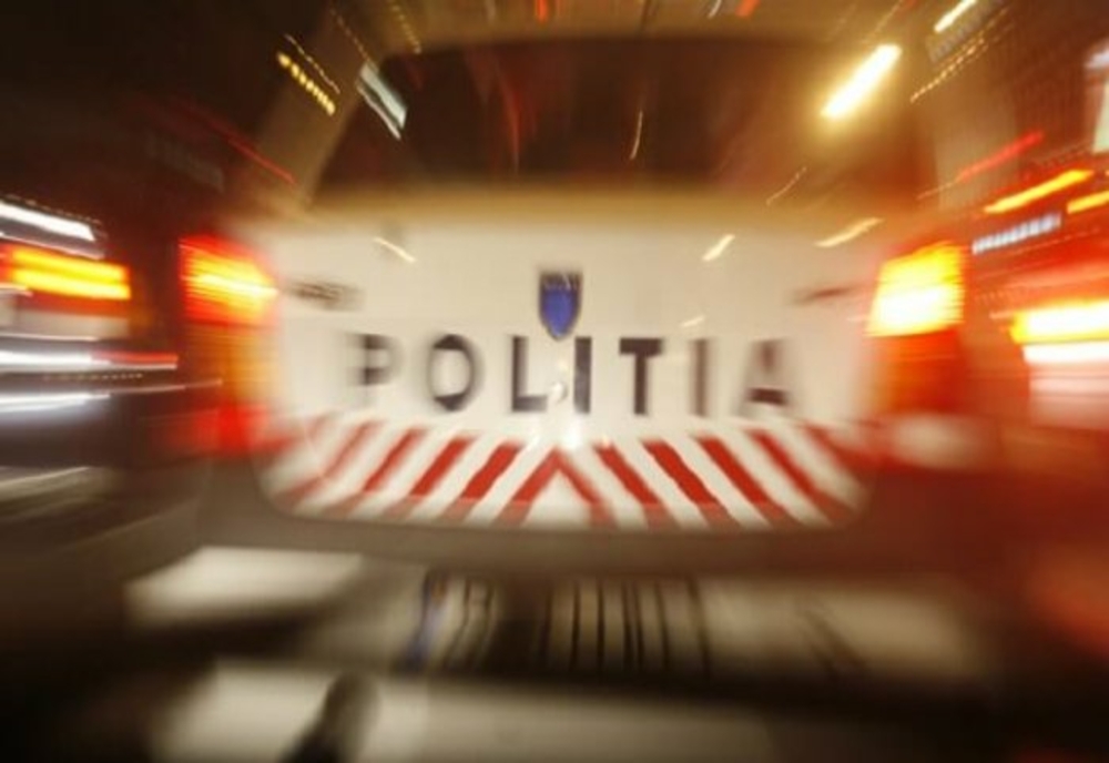 Un șofer oprit pe o stradă din Petrila a fugit cu polișiștii pe urmele lui și a făcut un accident