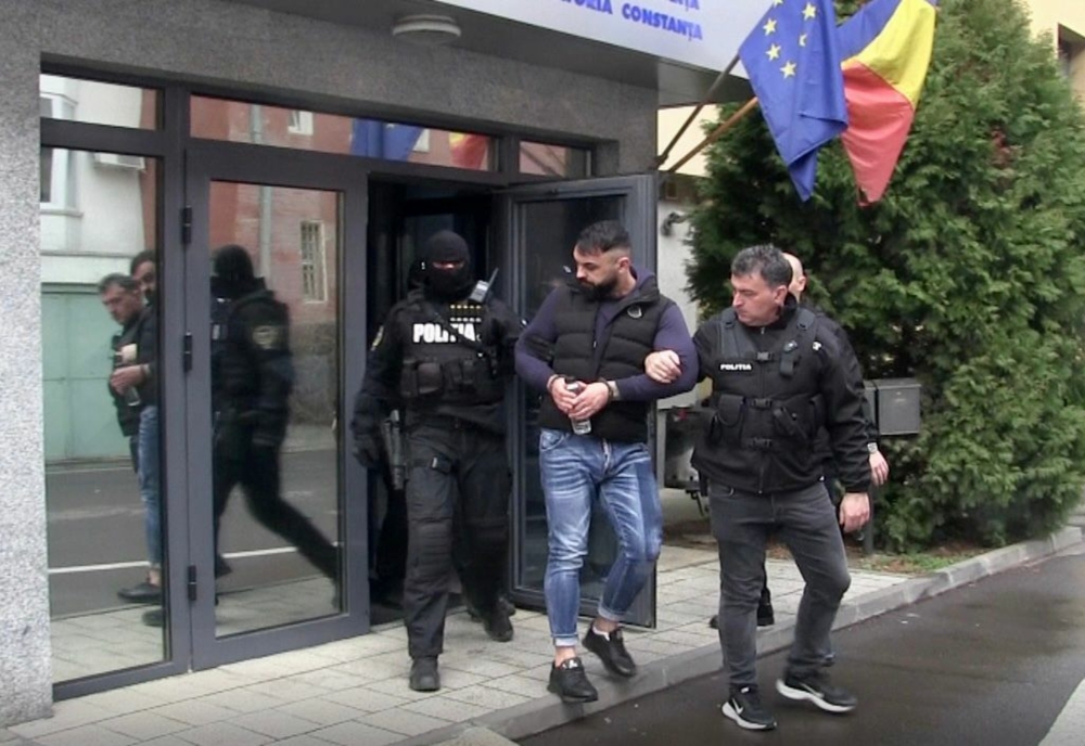 Bărbatul care a amenințat mascații în Constanța a fost arestat