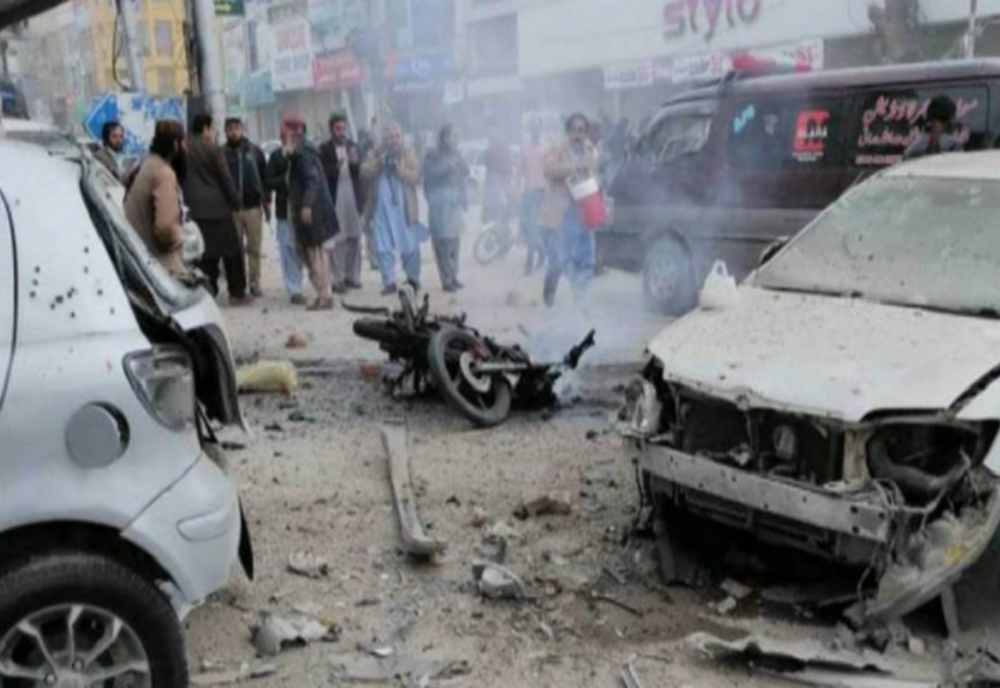 Atac sinucigaş cu motocicleta în Pakistan: Cel puţin nouă poliţişti ucişi şi alţi 16 răniţi. Atentatul, revendicat de Statul Islamic
