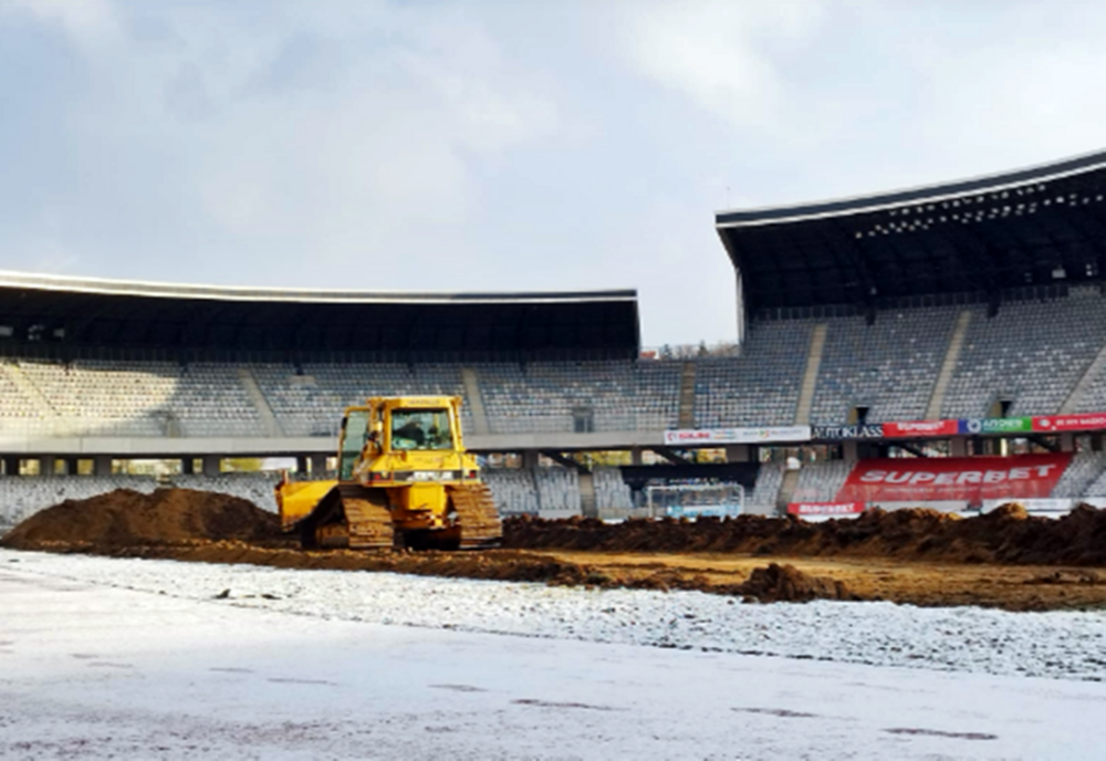 Au început lucrările de schimbare a gazonului de pe Cluj Arena