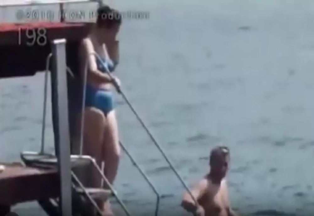 VIDEO Cum își petrecea cuplul Ceaușescu vacanțele la mare. Imagini de colecție din Epoca de Aur