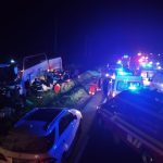Un nou accident pe Drumul Morții E85 – autocar din Republica Moldova ajuns în șanț, s-a activat Planul Roșu de Intervenție