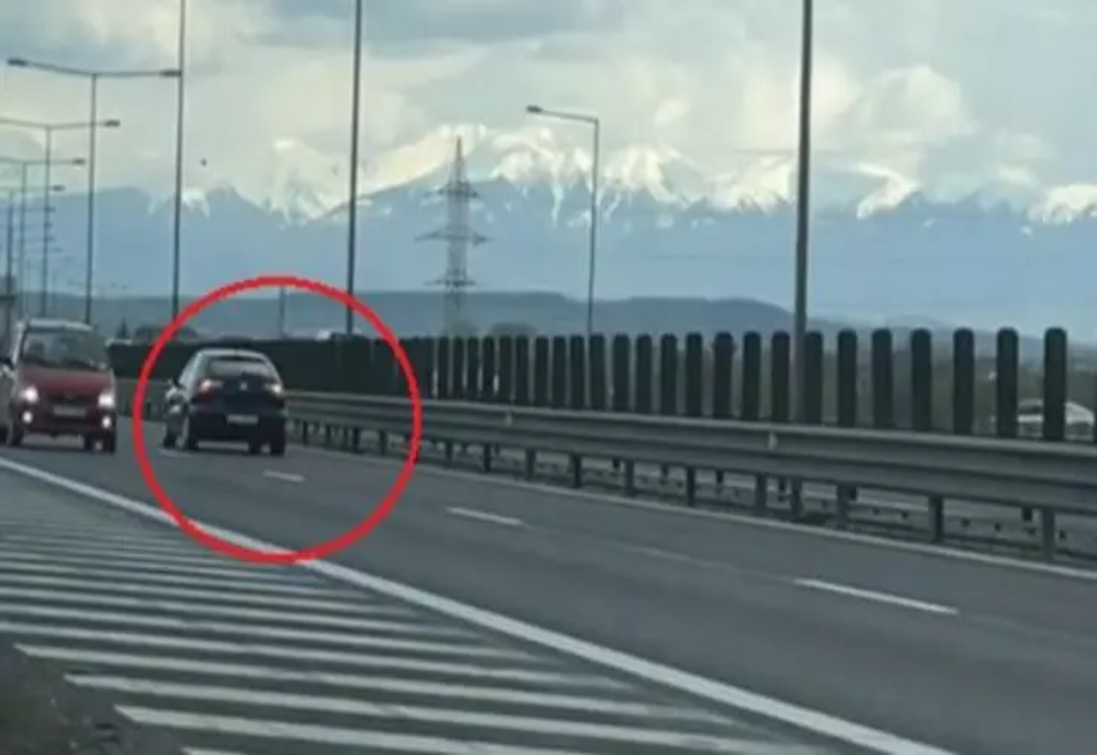 Tupeu dus la extrem – șofer surprins pe contrasens pe autostradă. Imagini șocante din Sibiu – VIDEO
