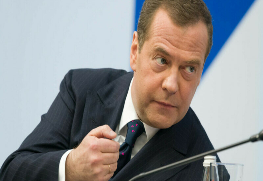 Medvedev ameninţă din nou cu un război nuclear dacă Rusia este împinsă la graniţele recunoscute internaţional
