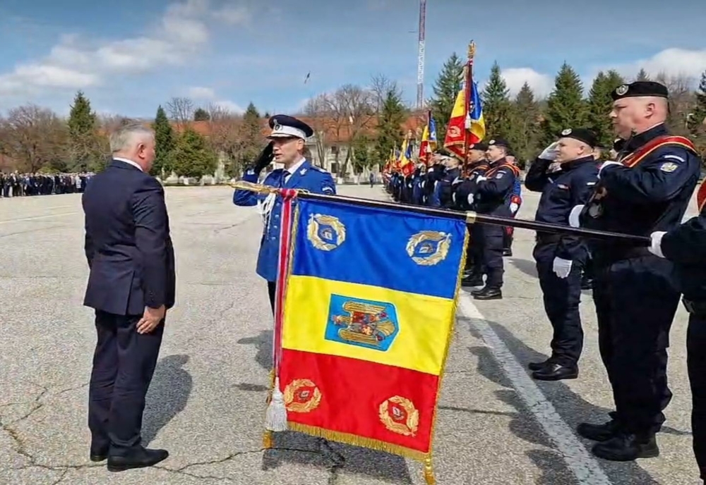 Drapelul de Luptă al Inspectoratului de Jandarmi Județean Giurgiu, decorat cu Ordinul ,,Virtutea Militară” în grad de Cavaler, cu însemn de pace, pentru militari