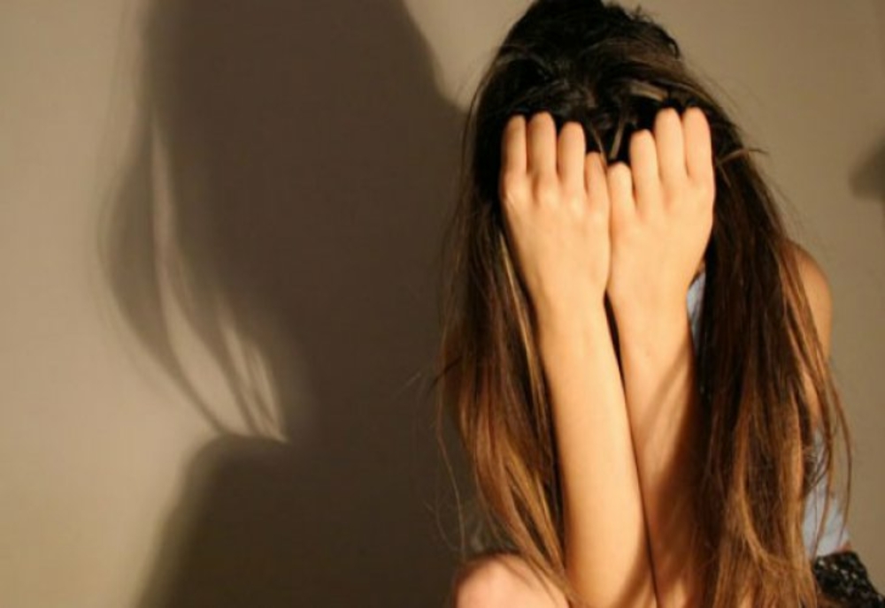 Tânăr din Dolj, reţinut după ce a intrat în casă peste o adolescentă să o violeze