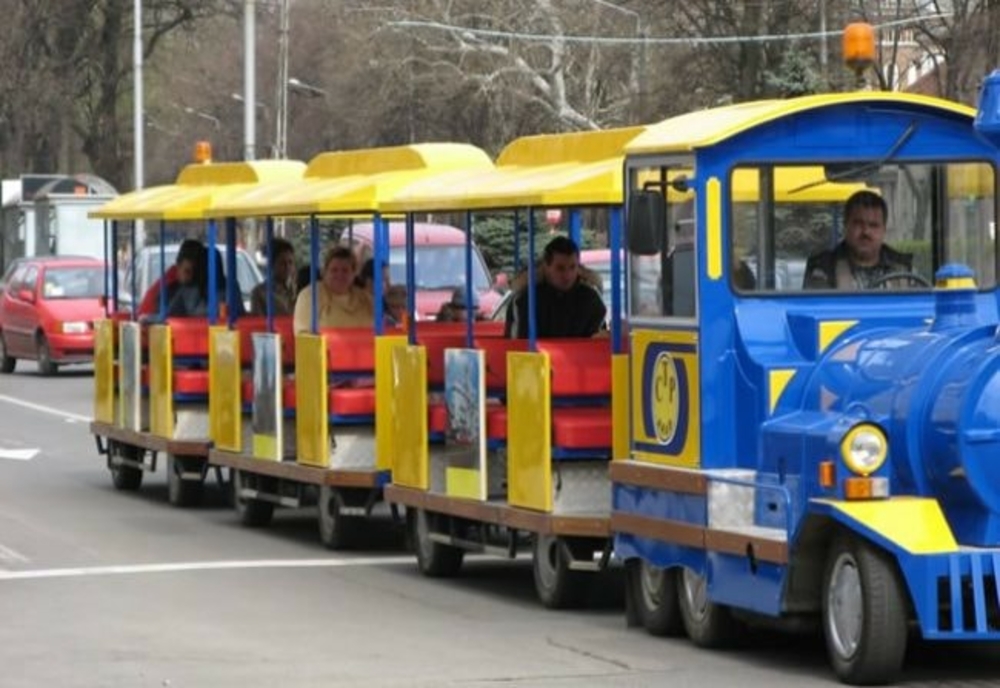 Trenulețul turistic pus în circulație de 1 Mai, la Arad