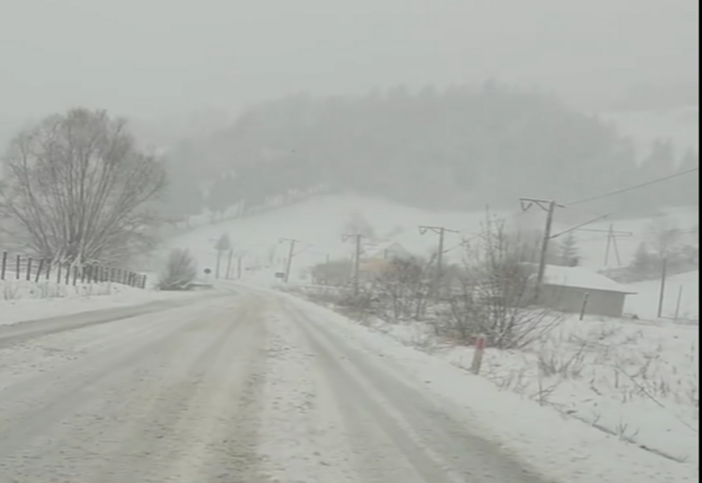 Iarna se reîntoarce în România! Un nou ciclon aduce ploi, lapoviță și ninsoare
