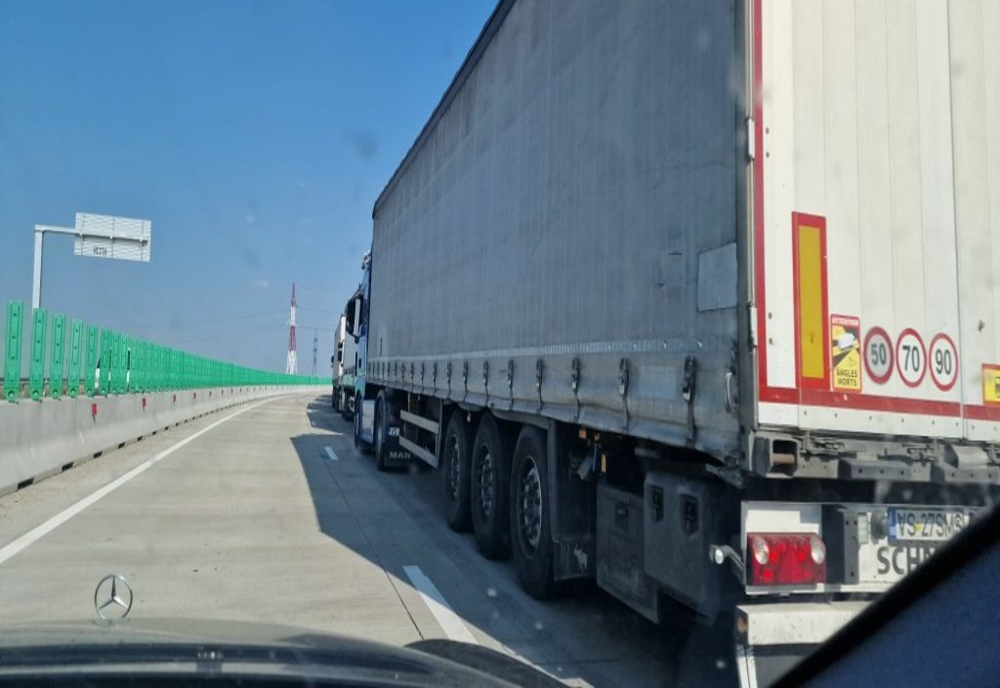 Camioanele, interzise duminică și luni pe Autostrada Soarelui și două drumuri naționale