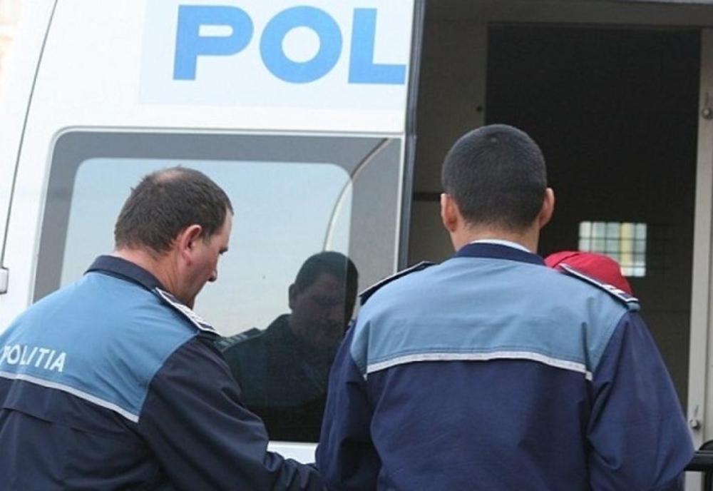 Tânăr din Craiova reţinut de poliţie pentru furturi repetate de pe şantierul unui mall, prejudiciu în valoare de 20.000 de euro