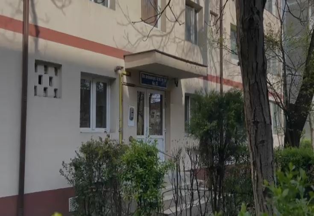 Incident TERIBIL la Timișoara: O fetiță de doi ani a căzut de la etaj. O vecină i-a auzit țipetele și a dat alerta