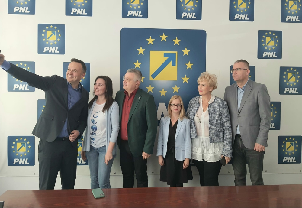 10 lideri de organizații locale ale USR din județul Buzău au trecut la PNL