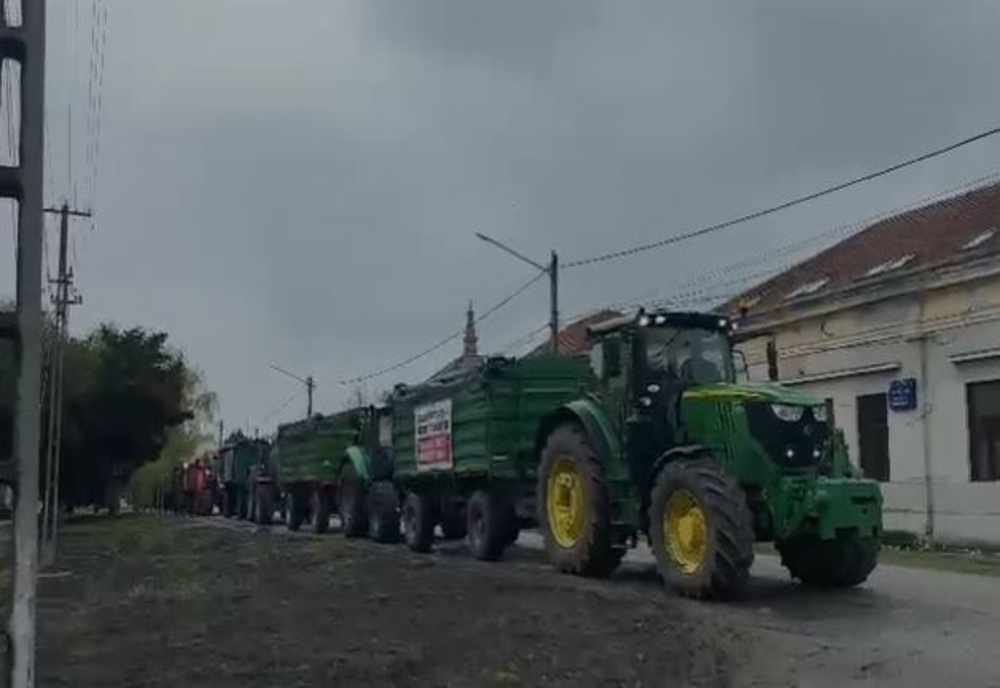 Protestele agricultorilor timișeni îngreunează circulația pe mai multe drumuri din județ