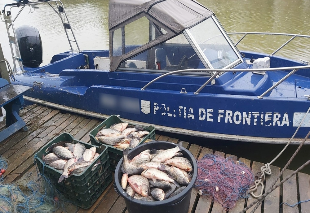 FOTO/VIDEO Peste 1.000 de metri de plase și 120 kg de pește confiscate de polițiștilor de frontieră