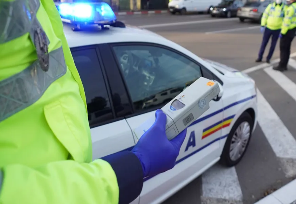 Șofer din Caraș-Severin, beat și cu permisul de conducere anulat, prins de polițiști pe autostradă