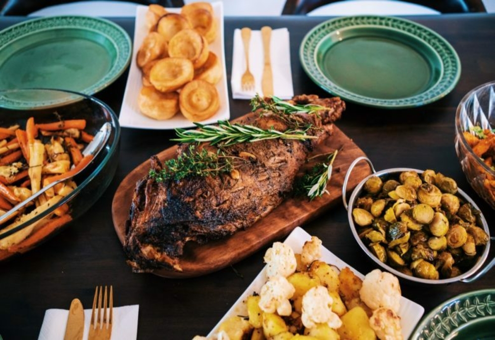 10 sfaturi cum să nu te îngrași în vacanța de Crăciun și Revelion – Cum să te bucuri de mâncare fără să pui kilograme