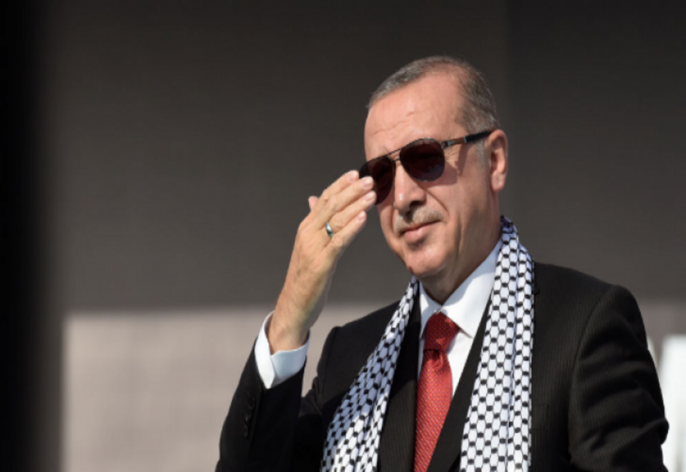 Erdogan suferă de o ”gripă intestinală”. Președintele turc vrea să-şi reia campania ”cu voia lui Allah”