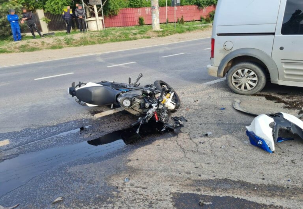 Accident grav între o motocicletă şi un autoturism, în Dâmboviţa! A fost solicitat elicopterul SMURD