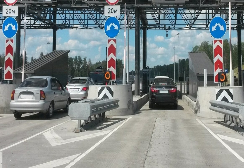Noi reguli la taxele de drum pentru şoferii români