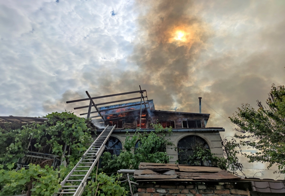 Video: Incendiu locuință în municipiul Buzău, pe strada Vasile Golea