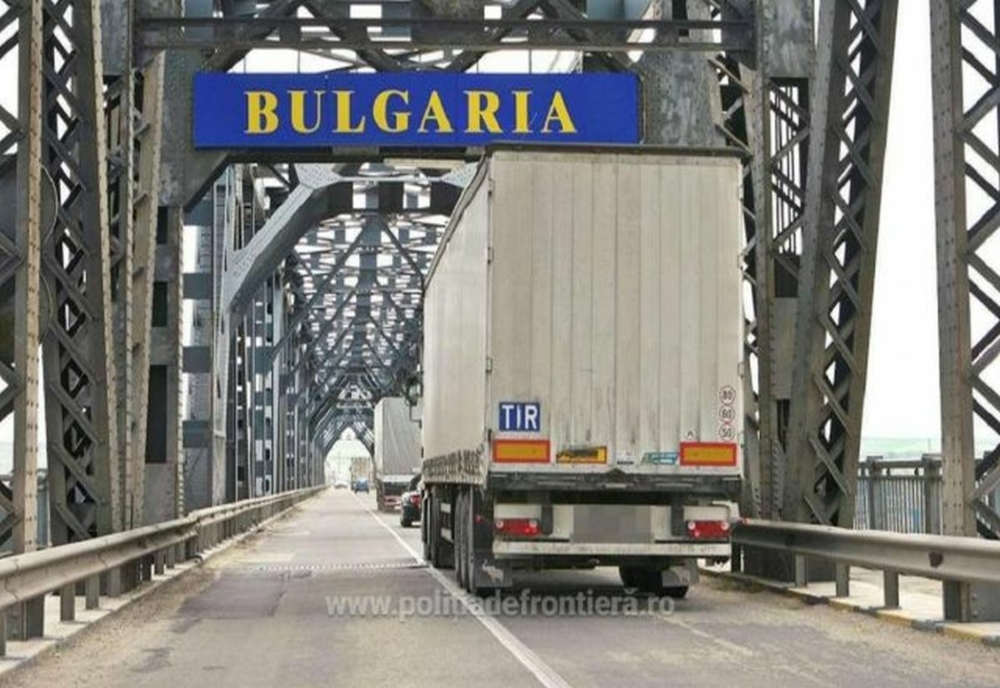 Haos pe tema Schengen. Podurile peste Dunăre sunt granițe terestre sau navale?