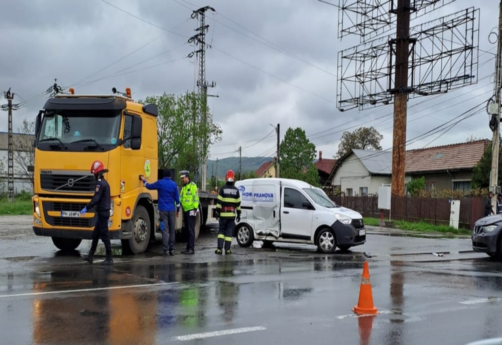 Prahova. Accident pe DN1, în zona Bănești. Traficul este dirijat pe o bandă, spre Ploiești