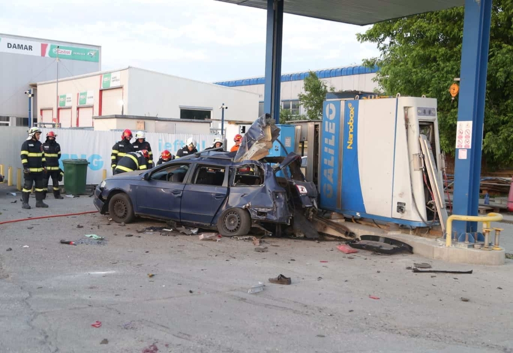 O mașină a explodat într-o stație de încărcare gaz din Pantelimon – Ilfov. O persoană a murit pe loc iar alta a fost rănită