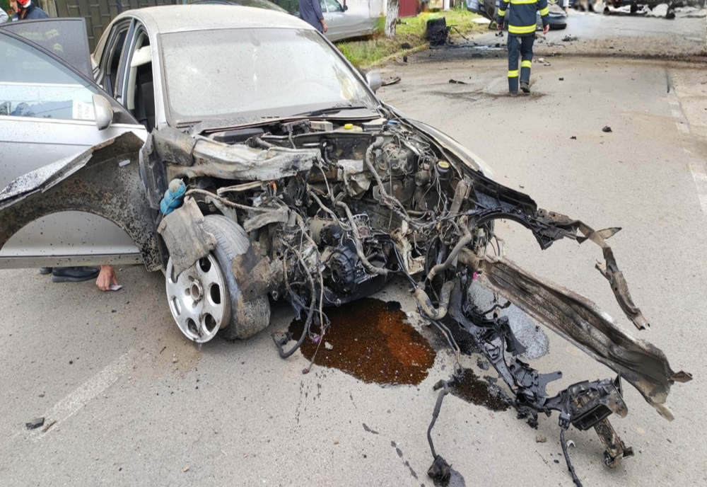 Accident la Dobreni, în judeţul Giurgiu. Trei persoane rănite în urma impactului dintre două autoturisme