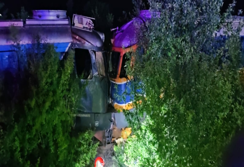 Accident feroviar produs azi noapte înntre Toporu şi Chiriacu. Doi răniţi după ce două locomotive au intrat în coliziune