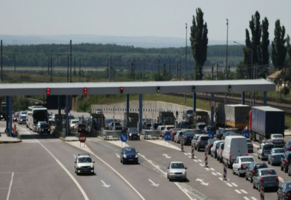 Coloană de mașini în zona localităţii Feteşti, pe sensul către București. Trafic restricționat pe A2