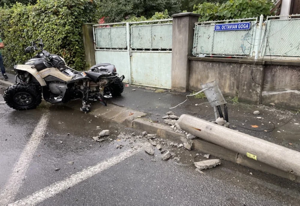 Accident mortal la Cosoba! Un bărbat şi fiul său, de 9 ani au decedat după ce au intrat cu ATV-ul într-un stâlp de electricitate