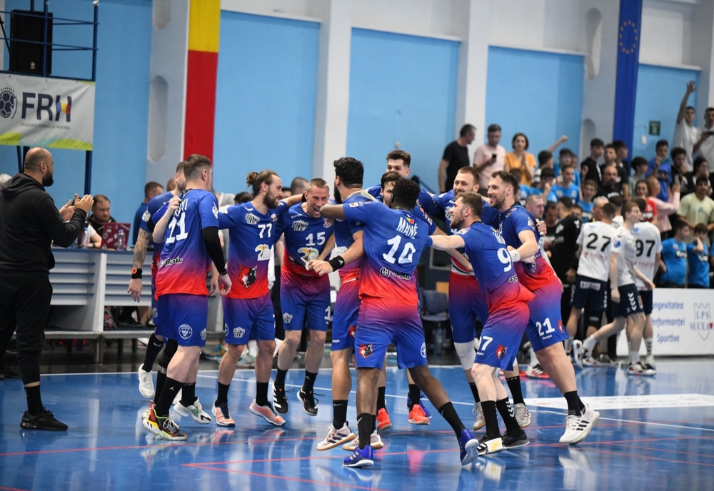Suceava și Buzăul au încheiat la egalitate meciul din ultima etapă a Ligii Zimbrilor și se mențin amândouă și pentru sezonul următor în primul eșalon al handbalului masculin
