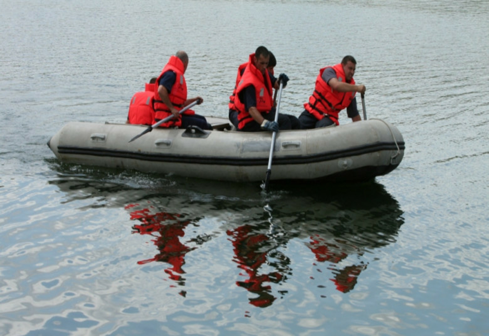 Noi detalii în cazul tragediei de pe râul Mureș, unde o barcă s-a răsturnat și patru oameni, printre care doi copii, sunt încă dispăruți