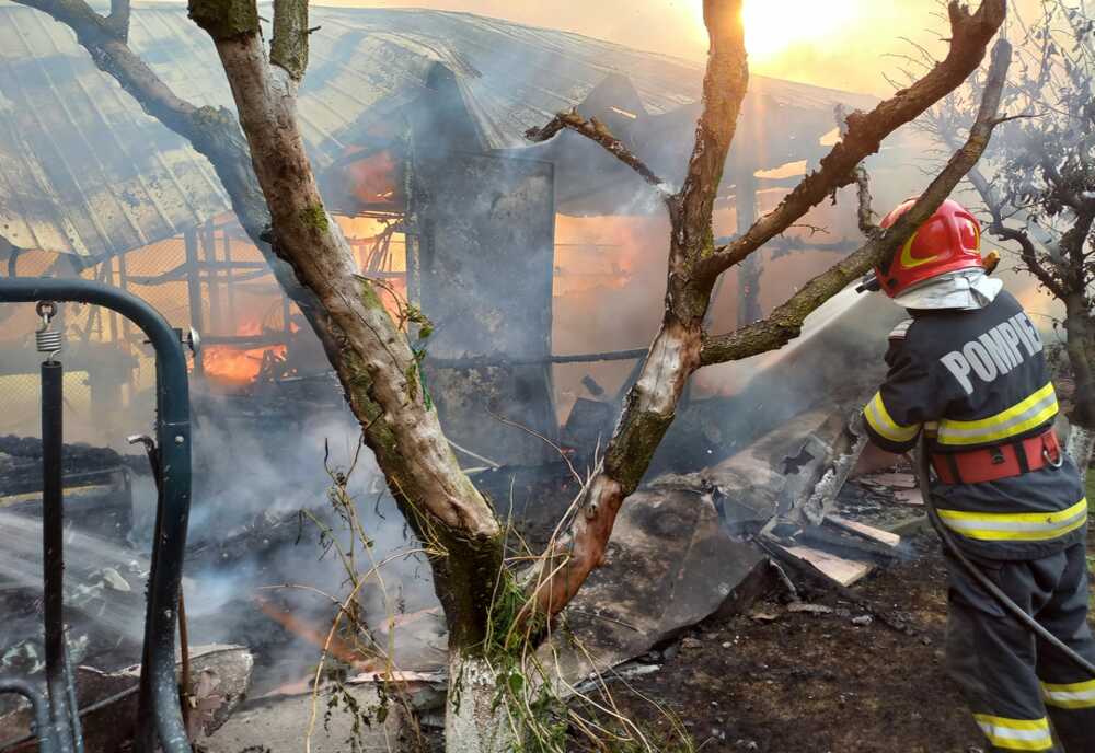 Incendiu violent în Drăgoești