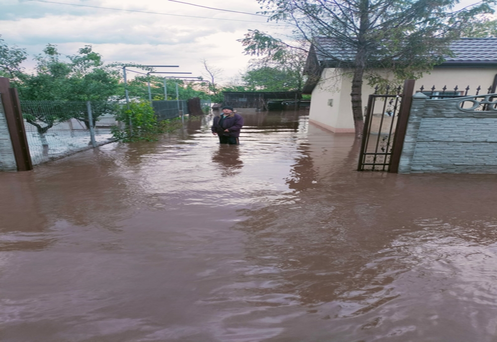 Video: Inundații în județul Buzău în urma precipitațiilor de duminică după amiază