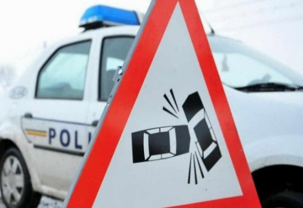 Accident pe DN 41, la Greaca. Un bărbat beat şi fără permis a ajuns la spital după ce s-a răsturnat cu maşina