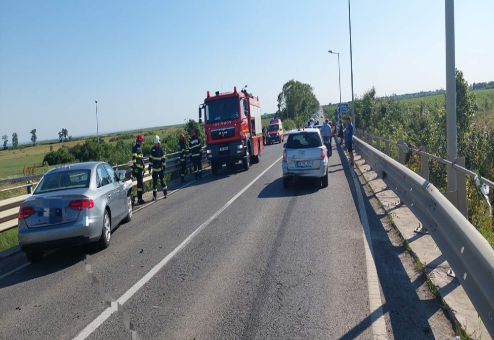 Accident în Moftin! O șoferiță nu a păstrat distanța regulamentară și a ajuns la spital